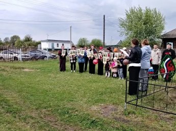 Торжественная церемония возложения цветов, венков к памятнику воинам-односельчанам, погибшим в Великой Отечественной войне, в д. Лебединка