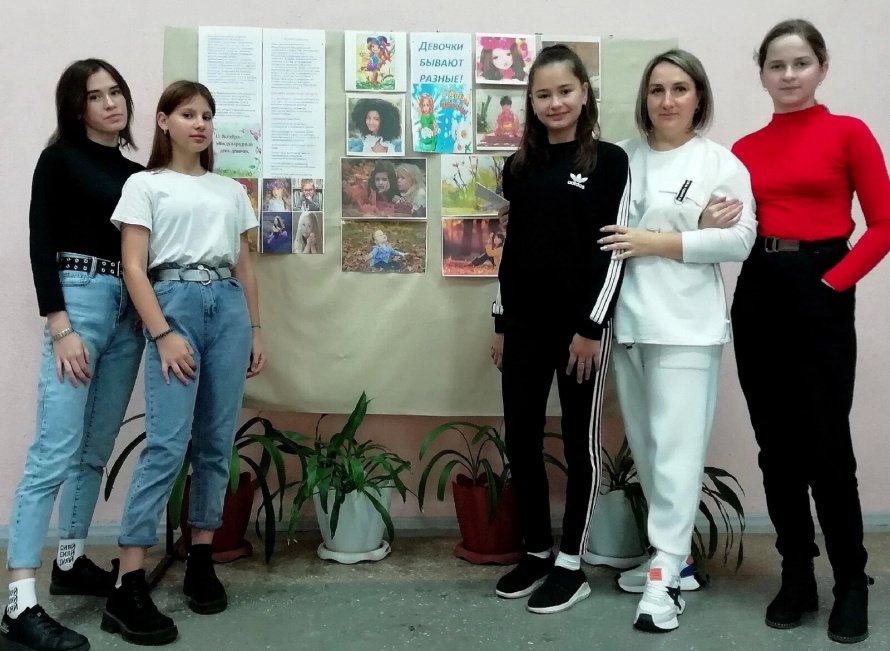 Развлекательная программа «А ну-ка, девочки»
