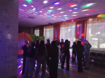 Молодёжная программа «Весенний фейерверк на танцполе»