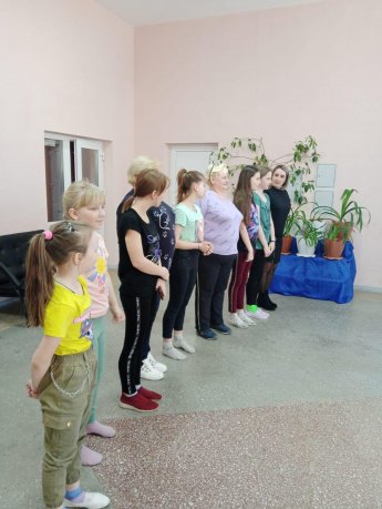 Спортивно-познавательная игра «Семья – это дом»