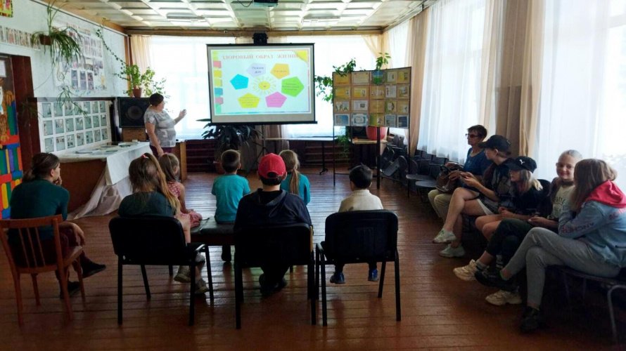 Познавательный час «Друзья здоровья»