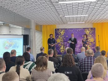 Концертная программа «Тепло сердец мы отдаём вам, люди!»