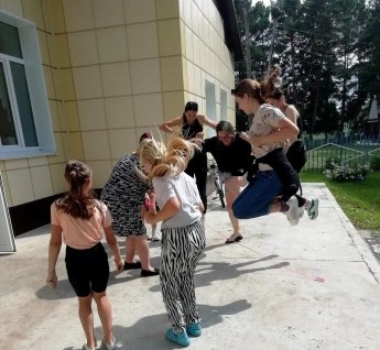 Игровая программа "Кто самый первый?"