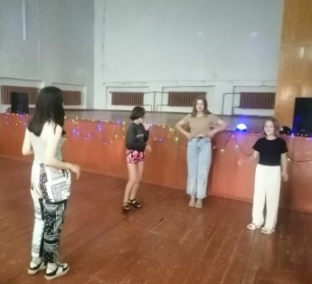 Развлекательная программа «Вечер хорошего настроения»