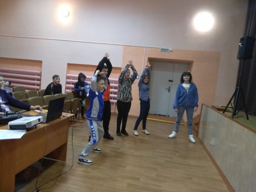 Танцевально-развлекательная программа «Танцы-повторянцы»