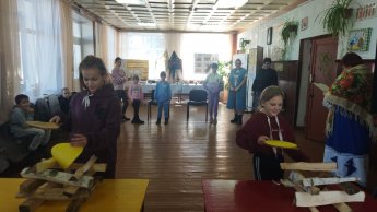 Познавательно-развлекательная программа «Здравствуй, батюшка Покров»