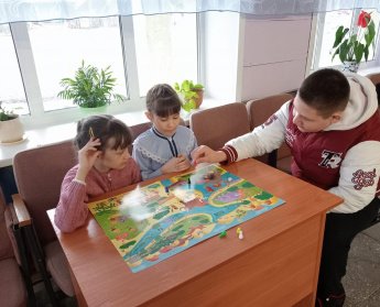 Час настольных игр "Ходилка-бродилка"