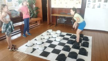 Литературно-шахматное путешествие «В королевстве черно-белом»