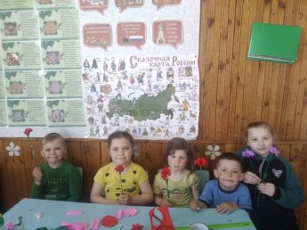 Мастер-класс «Гвоздика – символ Памяти»