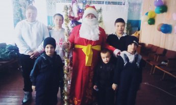 Конкурсно-игровая программа "Новый год к нам спешит"
