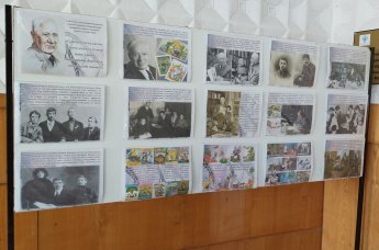 Стендовая презентация к 140-летию со дня рождения Корнея Ивановича Чуковского (1882-1969)  «Сдвинув кепочку, как ему хочется, улыбался он миру всему, и всему благодарному обществу, и немножко себе самому»