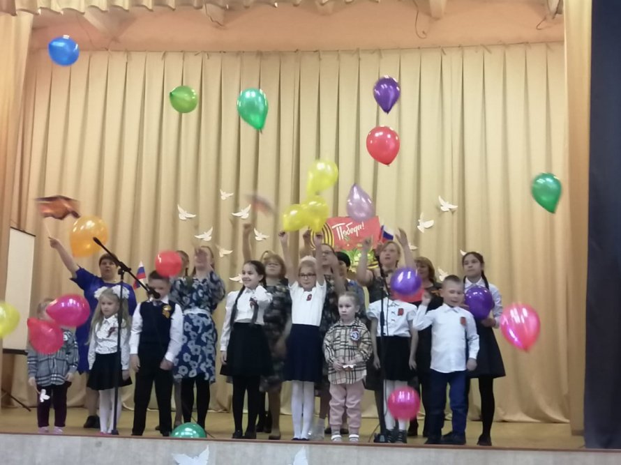 Литературно-музыкальная композиция «Золотое зарево Победы»