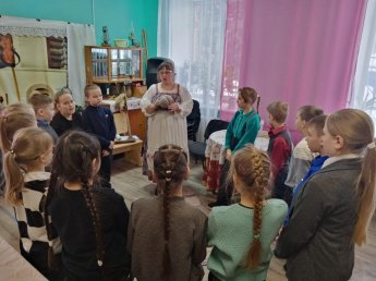 Музейный час «Хранители памяти – прялки»