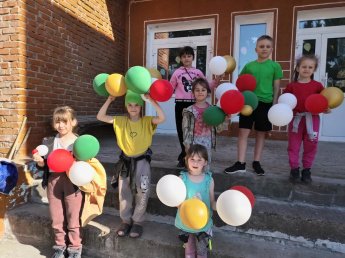 Конкурс рисунков на асфальте «Мы рисуем мелом лето!»