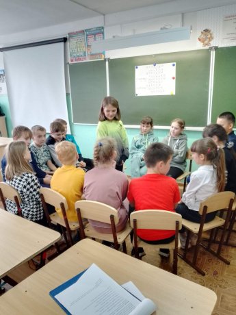 Конкурсно-игровая программа "Красны девицы, да добры молодцы"