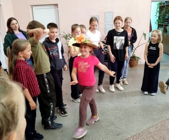 Игровая программа "В слове Мы - сто тысяч Я"