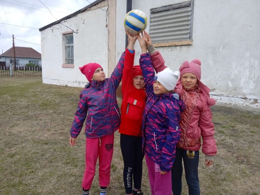 Спортивно-игровая программа «Мой весёлый мяч»