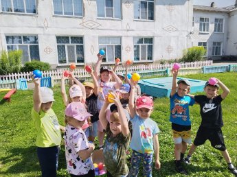Игровая программа "Ребята, давайте жить дружно"