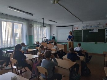 Познавательно-игровая программа «За безопасность на дорогах!»