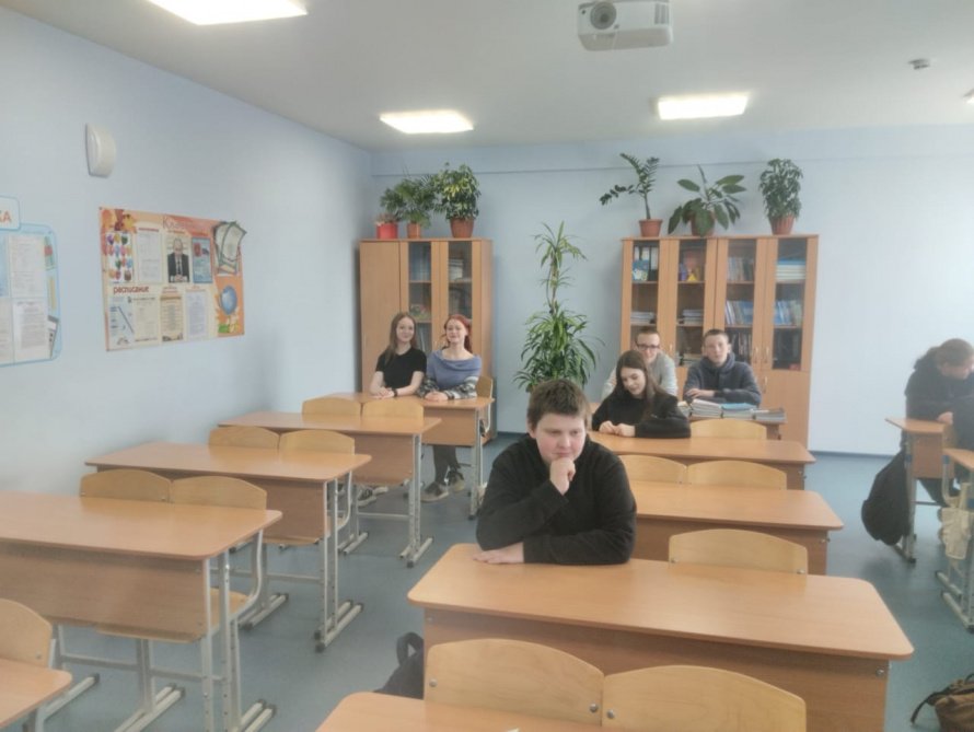 Познавательный час «Женщины Победы»