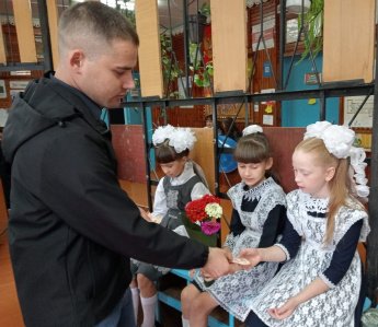 Поздравительная акция "С Днём знаний, ученик!"