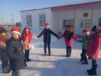 Игровая программа "Наступили святки - веселись ребятки"