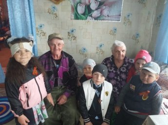 Акция «Поздравление детей войны на дому»