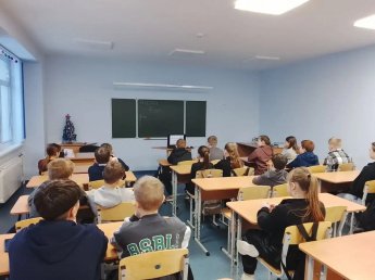 Познавательный час «В них частичка истории…»