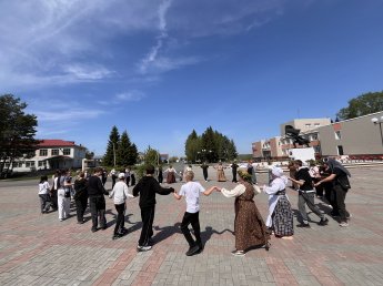 Народное гулянье «Семик гуляем – лето зазываем»