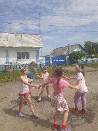 Развлекательная программа «Путешествие в страну народных игр»