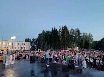 Вечернее народное гуляние «Огни большого юбилея»