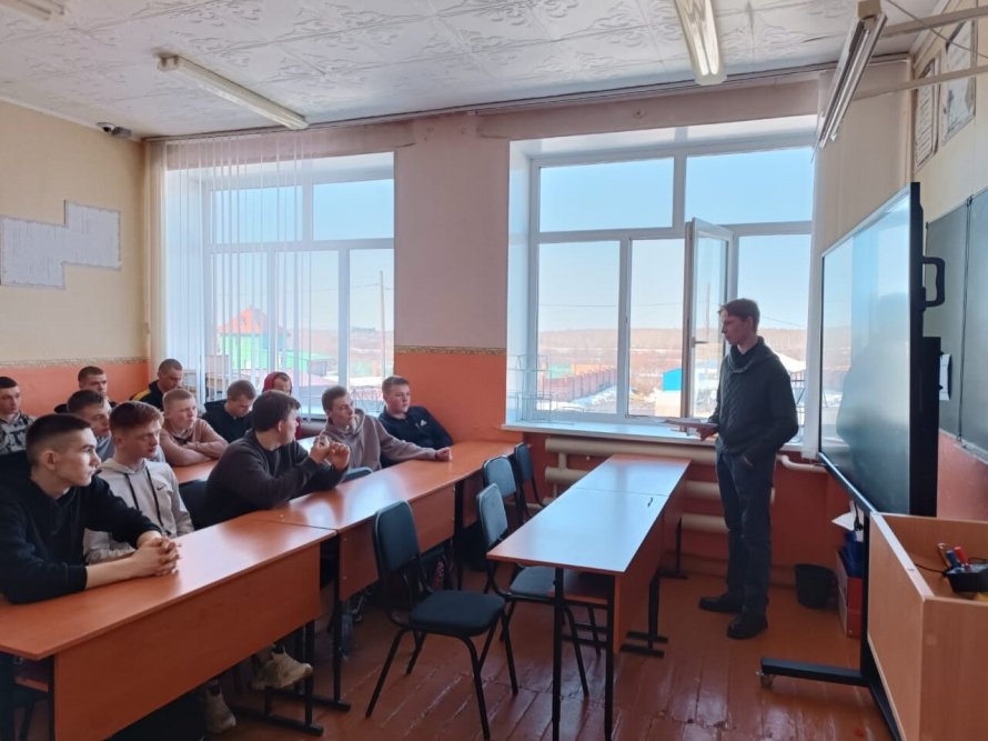 Познавательный час «Гоголь на все времена»