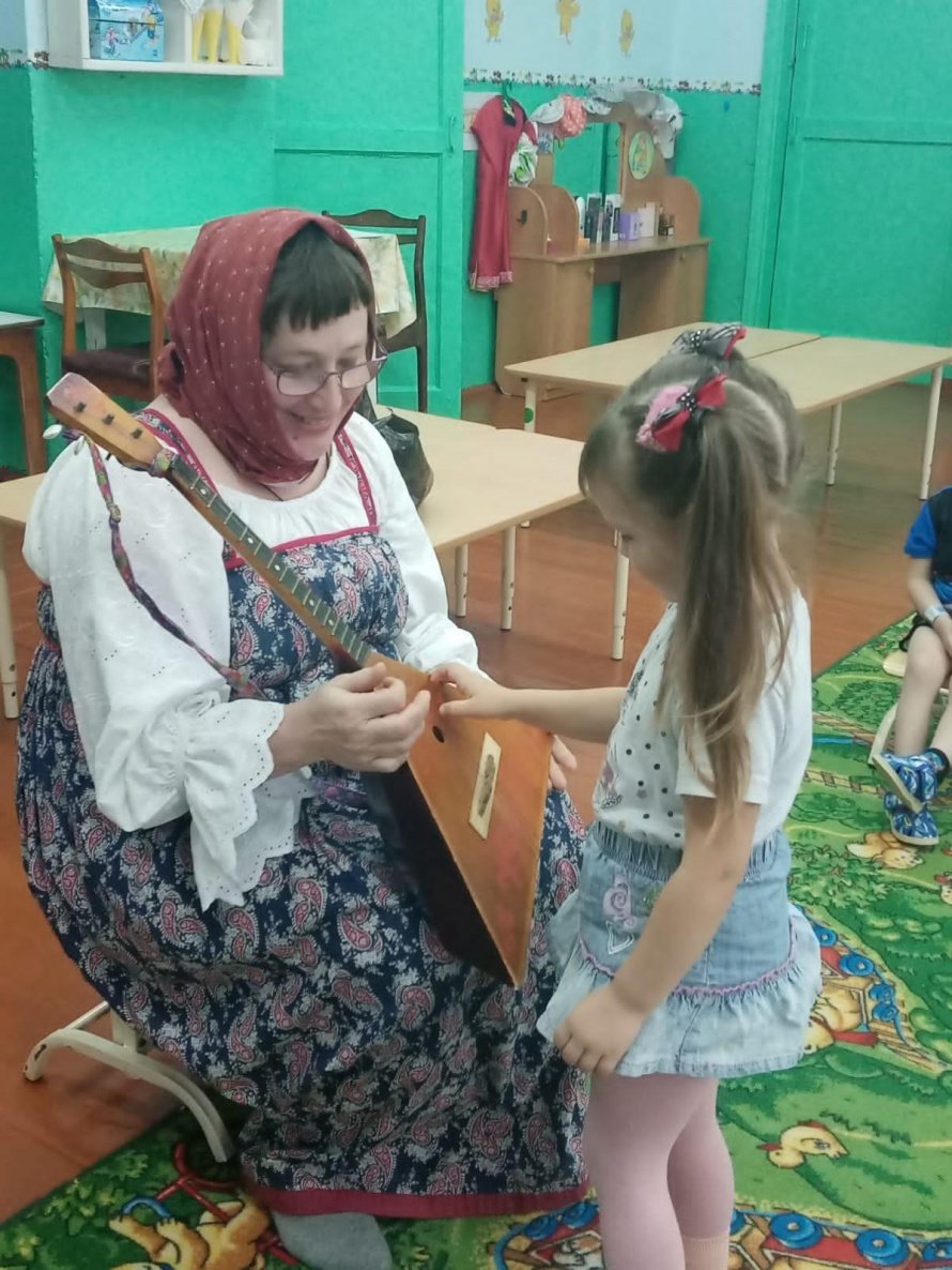 Познавательная программа  «Балалаечка играет, балалаечка поёт»
