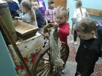Краеведческий час «Что предметы старины рассказать тебе должны»