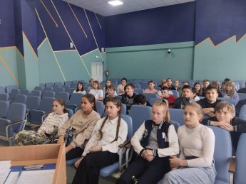 Познавательный час «История почты»