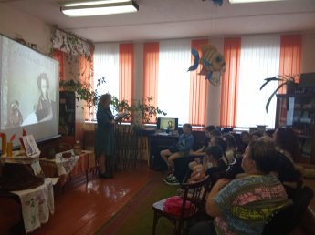 Литературный час в Новоуйском ДЦ