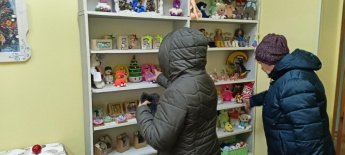 Выставка-продажа изделий участников районного конкурса и изделий мастеров Седельниковского района