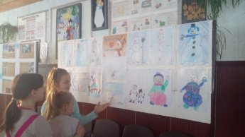 Выставка детских рисунков «Вот такой Снеговик»